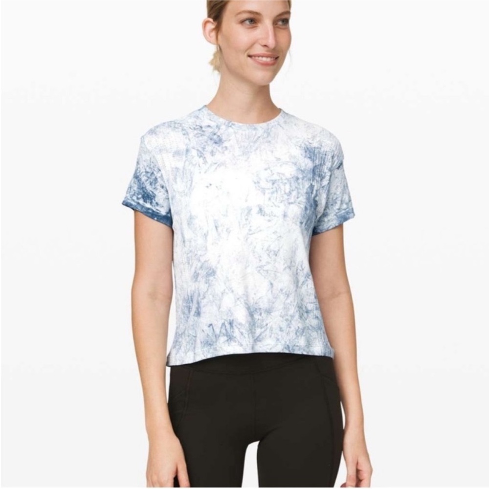 Lululemon tee shirt